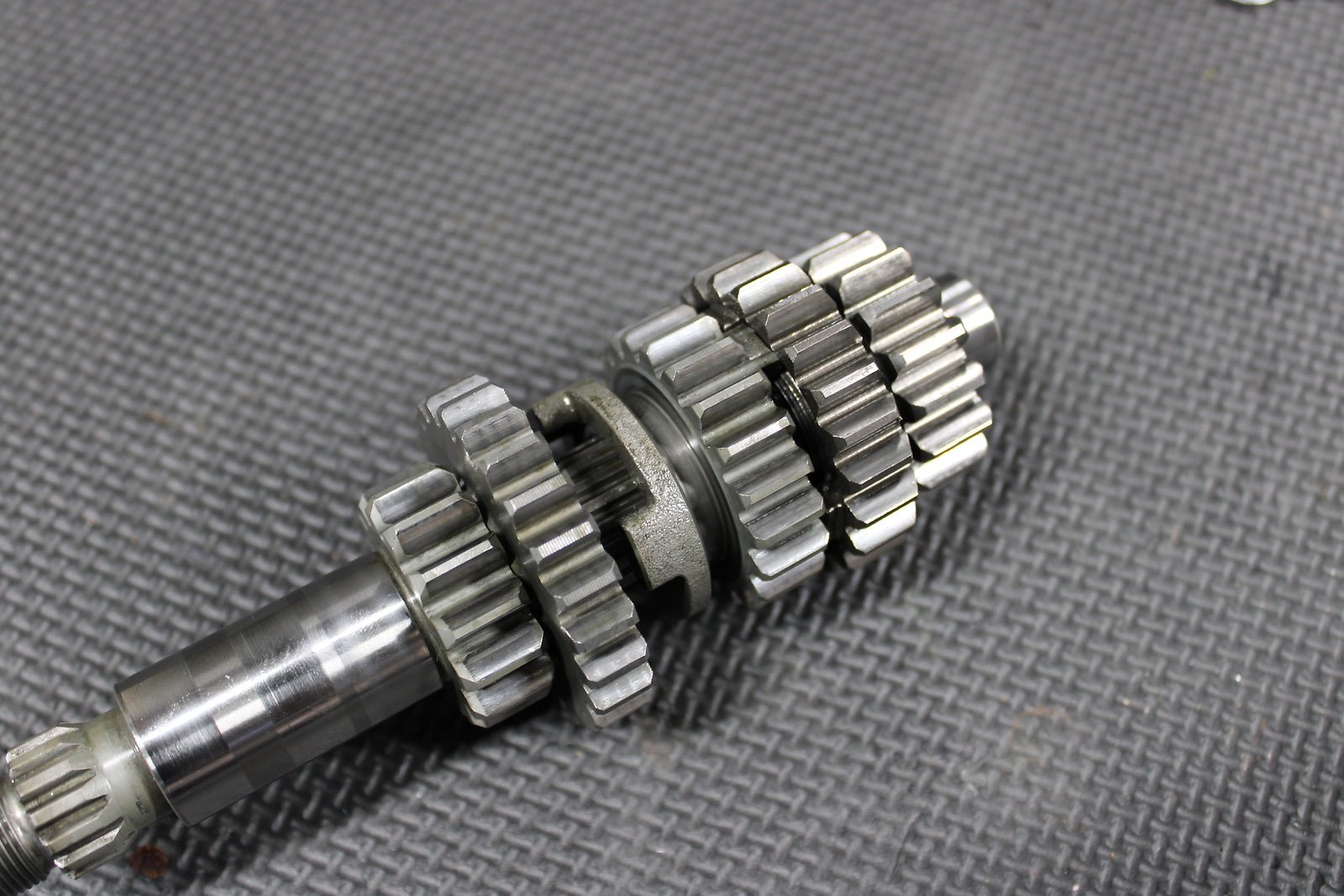 2002 YAMAHA YZ250F OEM ENGINE TRANSMISSION TRANNY ASSEMBLY GEARS - hggarage
