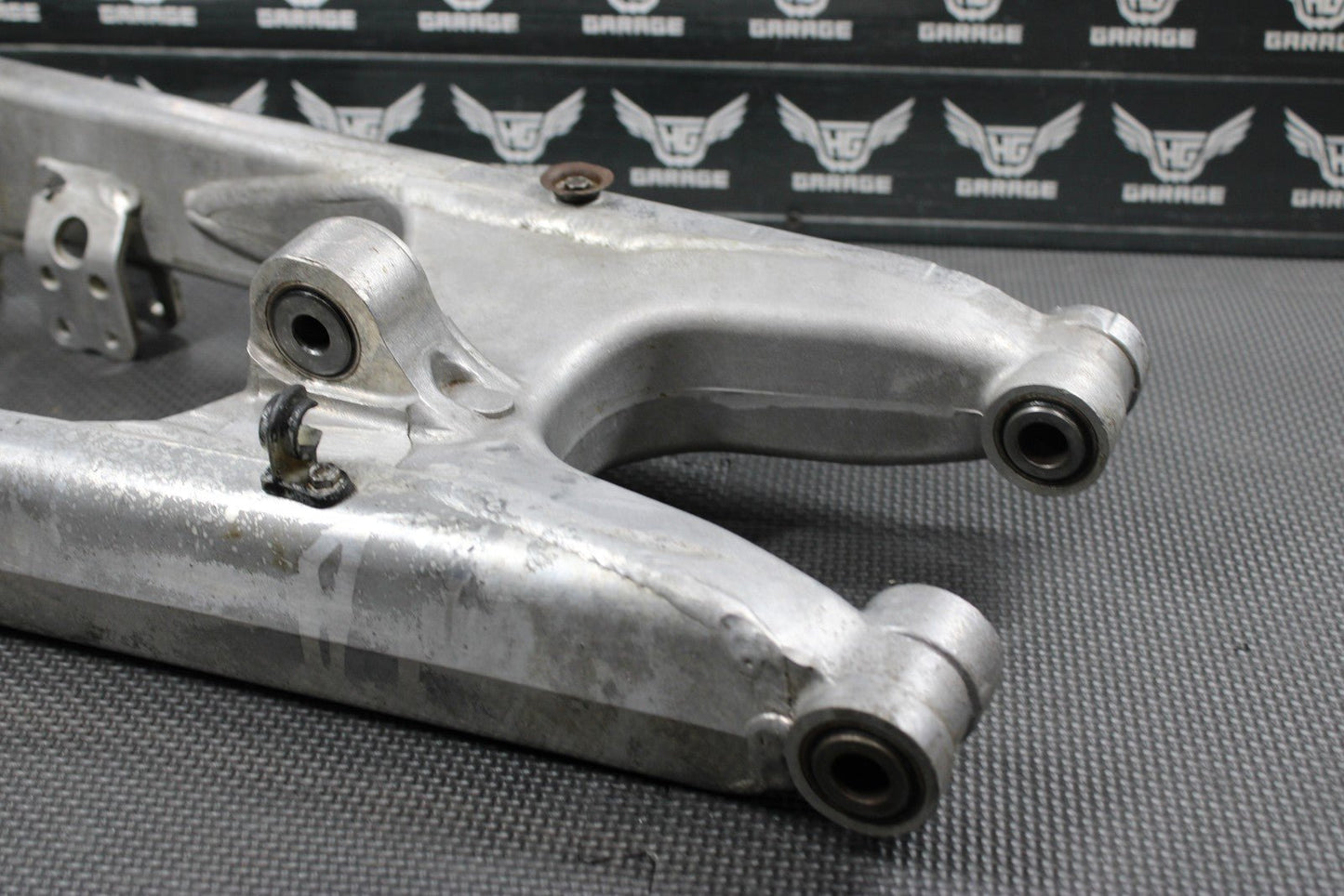 2000 KTM 125 200 250 300 380 OEM SWINGARM SWING ARM SUSPENSION 50304030244 - hggarage