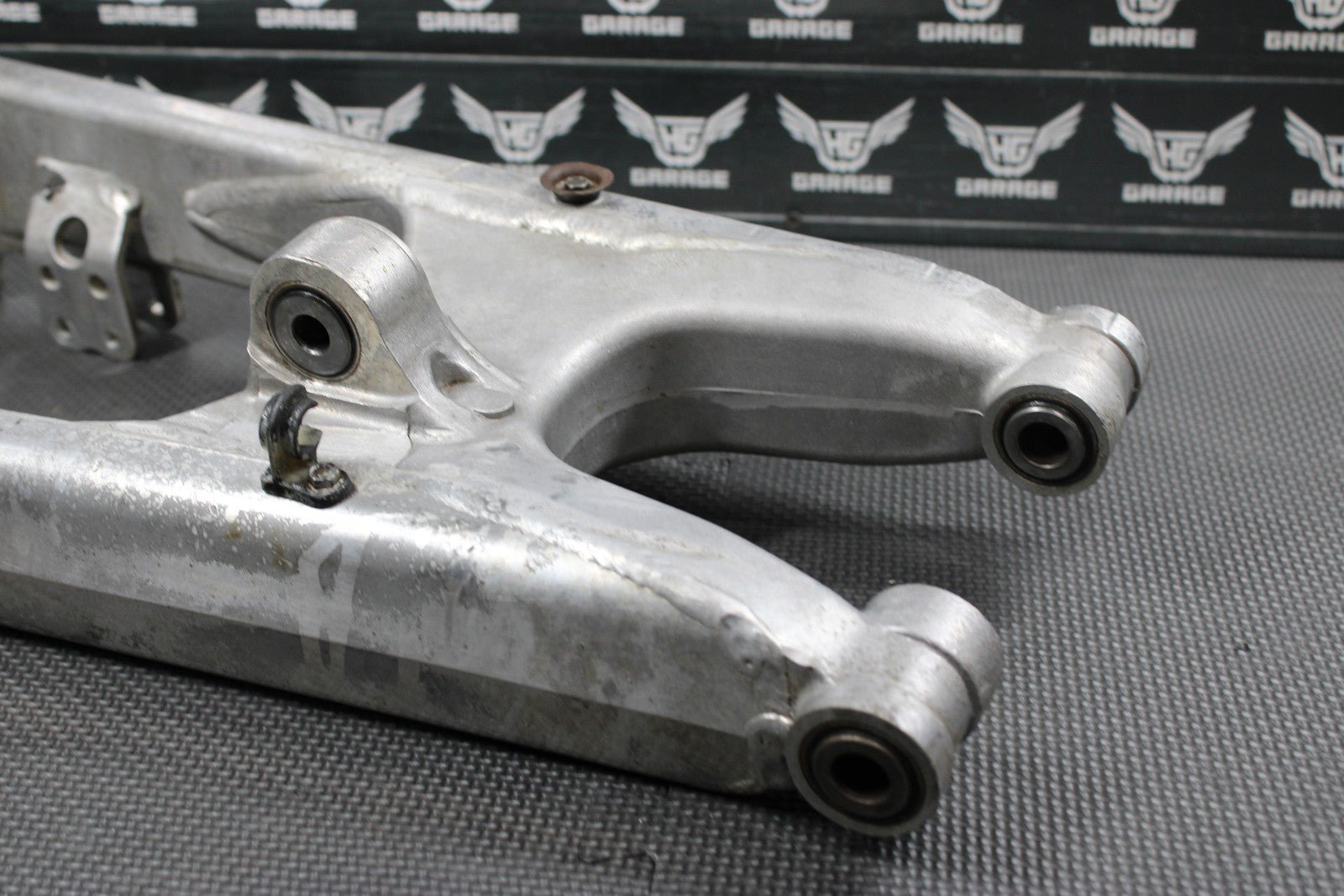 2000 KTM 125 200 250 300 380 OEM SWINGARM SWING ARM SUSPENSION 50304030244 - hggarage