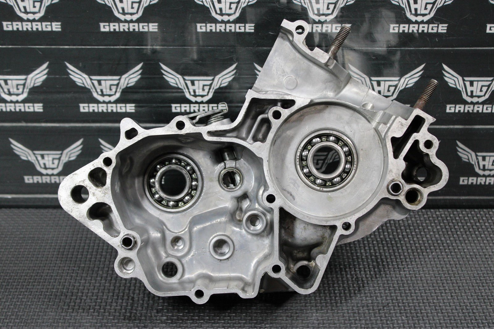2007 02 - 18 YAMAHA YZ85 OEM LEFT ENGINE MOTOR CRANKCASE CRANK CASES BLOCK - hggarage