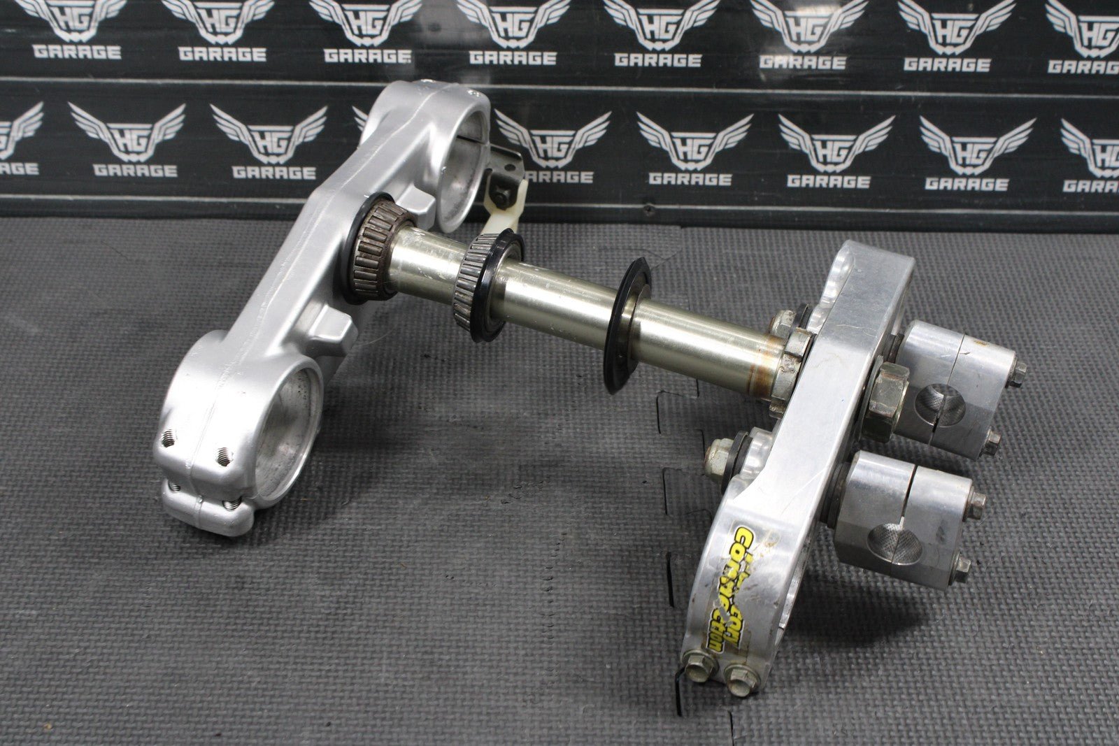 2002 YAMAHA YZ250 OEM FRONT FORKS LOWER BILLET UPPER TRIPLE TREE STEM CLAMP - hggarage