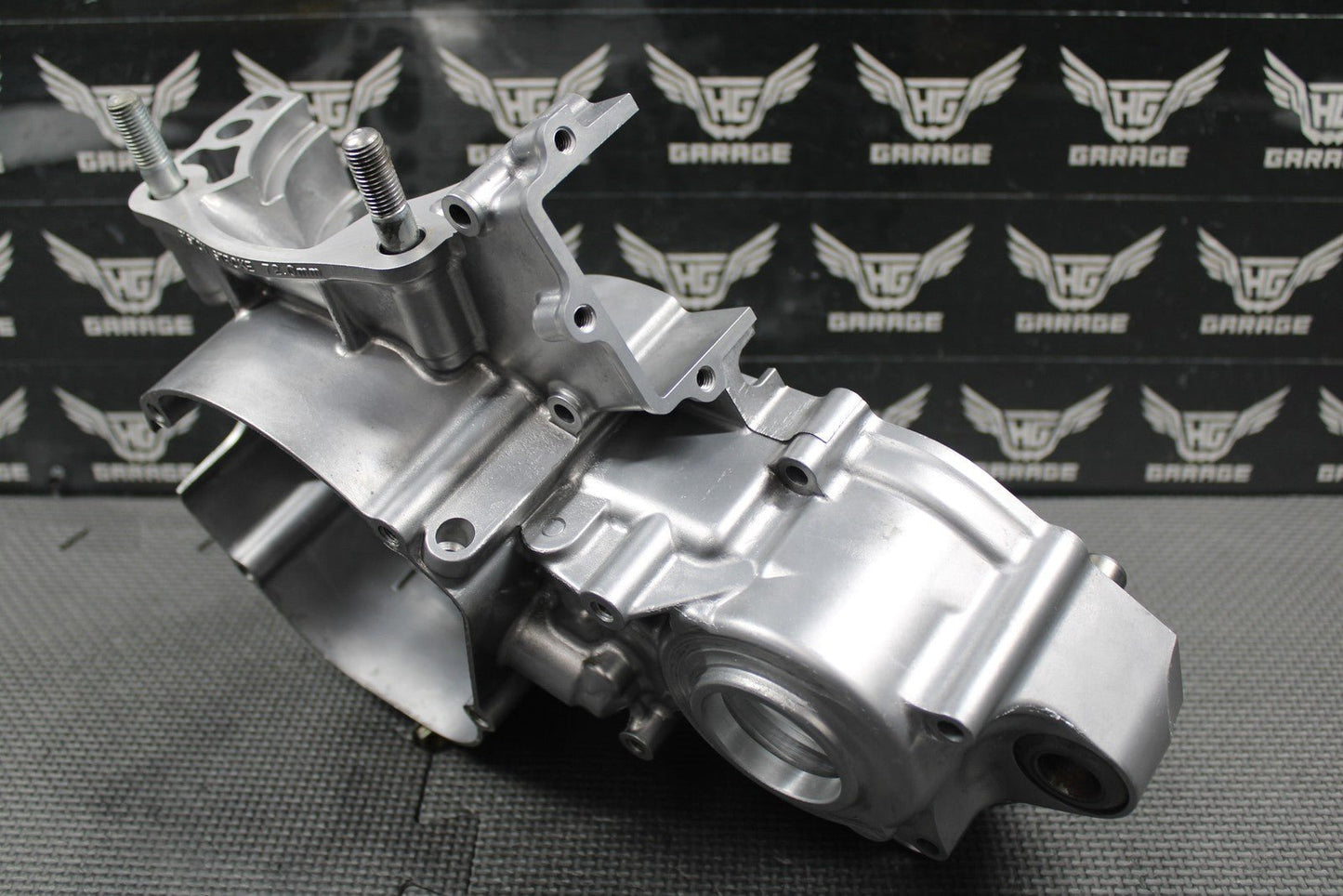2003 HONDA CR250R OEM LEFT ENGINE CRANKCASE CRANK CASE BLOCK 04922 - KZ3 - L31 NICE! - hggarage