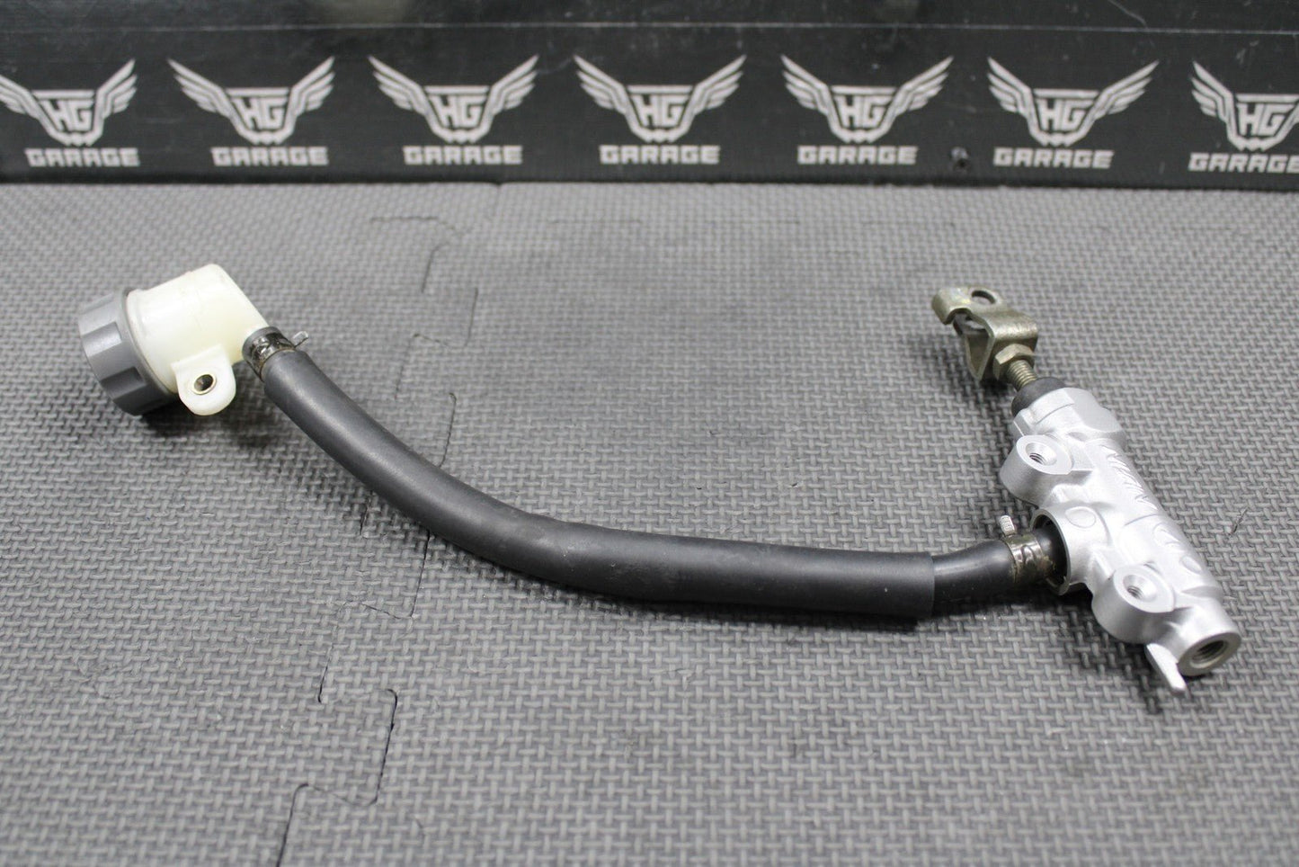 1997 HONDA 97 - 01 CR250R OEM REAR BACK BRAKE MASTER CYLINDER 43510 - KZ3 - B01 NICE! - hggarage