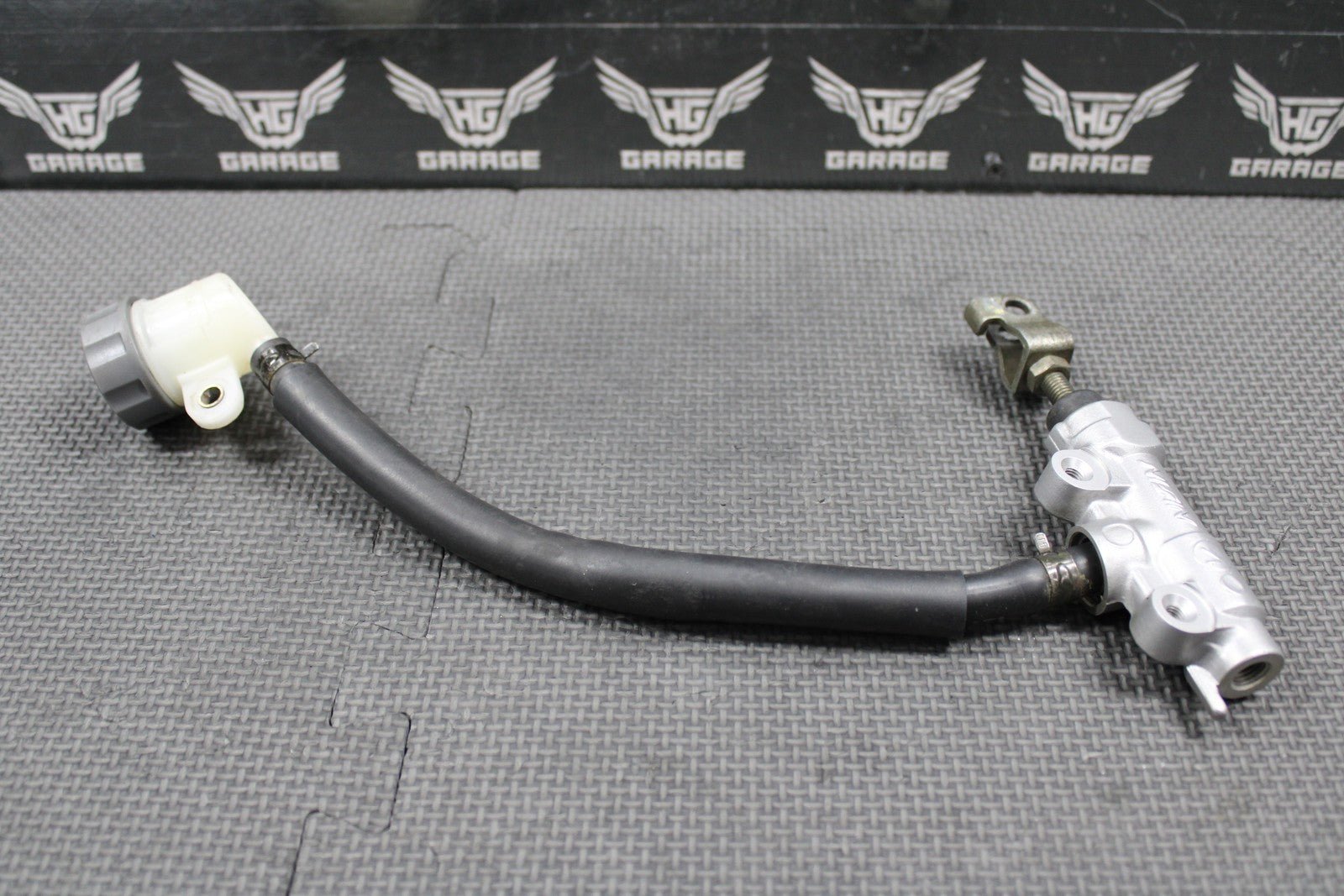 1997 HONDA 97 - 01 CR250R OEM REAR BACK BRAKE MASTER CYLINDER 43510 - KZ3 - B01 NICE! - hggarage
