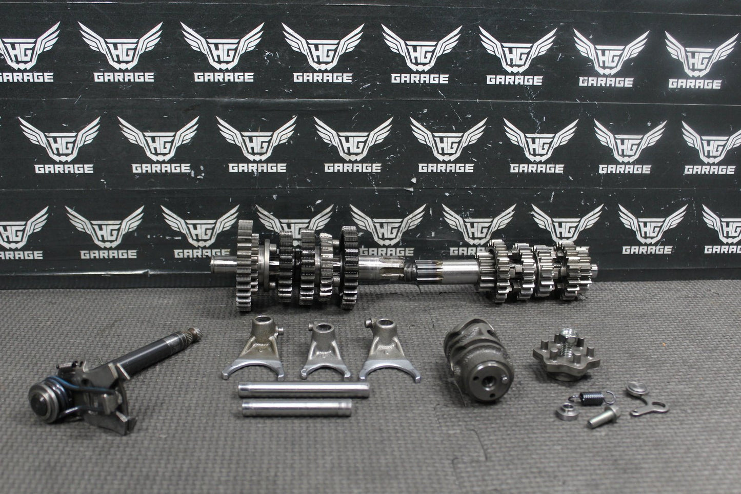 2003 Suzuki RM100 OEM Engine Transmission Tranny Assembly Gears K1312 - 71261 - hggarage