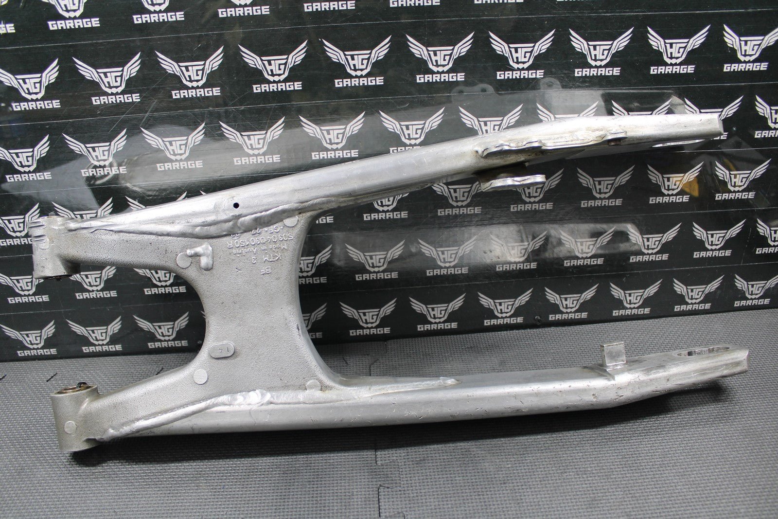 2004 04 - 05 KTM 125SX 125 SX OEM SWINGARM SWING ARM SUSPENSION 54804030044 - hggarage