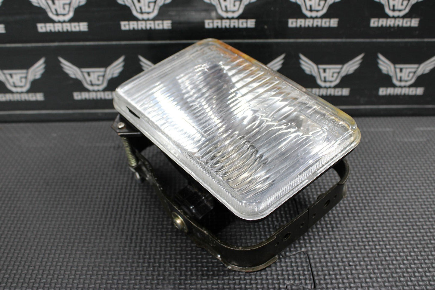 2005 SUZUKI DR200SE OEM HEADLIGHT HOUSING HEADLAMP BULB 35100 - 14A33 - 999 - hggarage