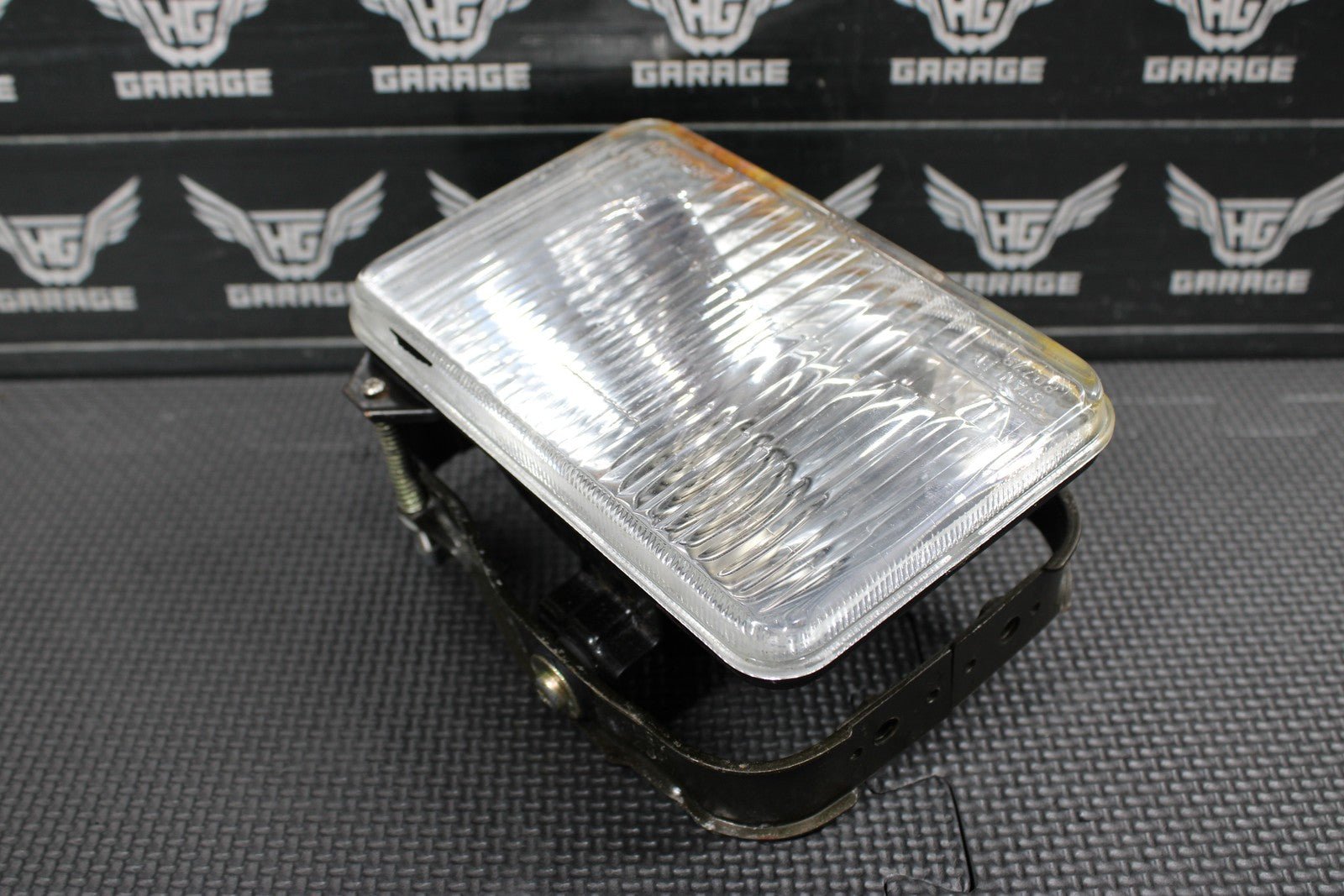 2005 SUZUKI DR200SE OEM HEADLIGHT HOUSING HEADLAMP BULB 35100 - 14A33 - 999 - hggarage
