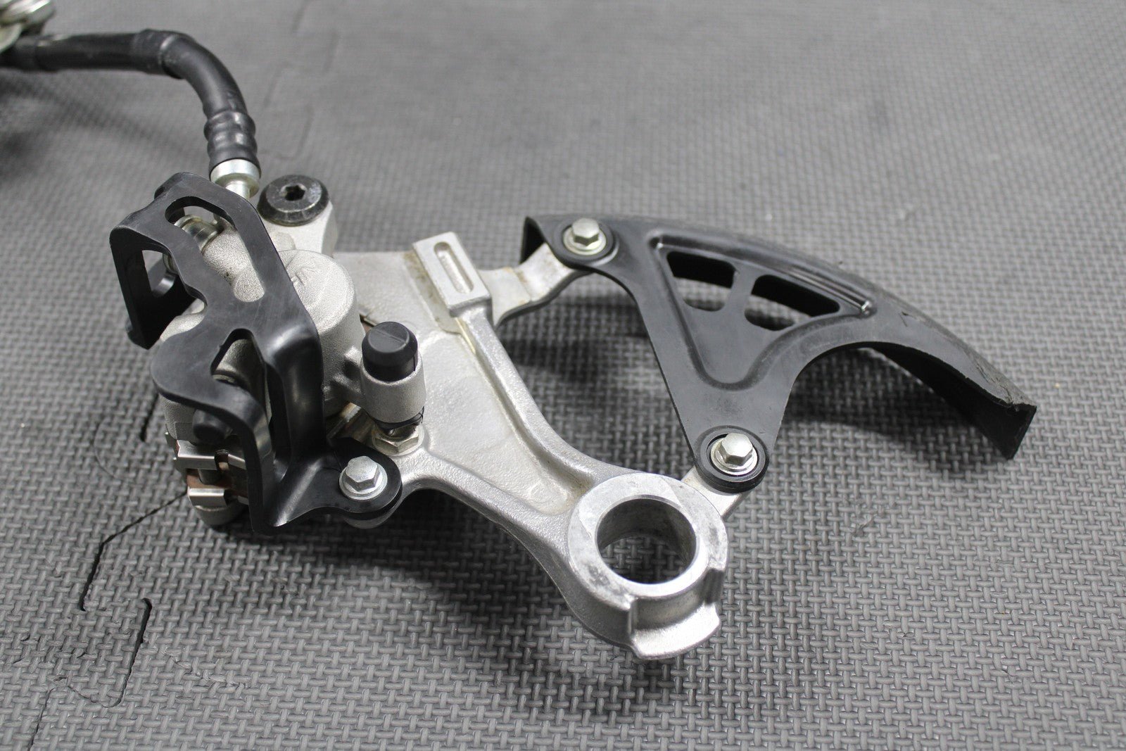 2019 SUZUKI 19 - 25 RMZ250 OEM REAR BACK BRAKE CALIPER MASTER CYLINDER LEVER GOOD! - hggarage