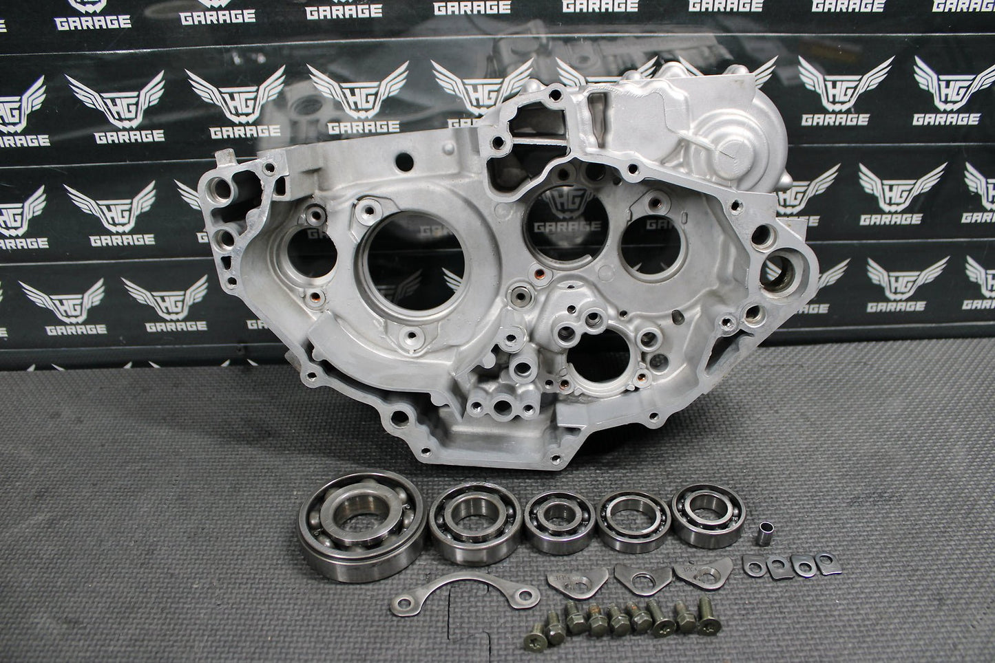 2002 Yamaha WR426F YZ426F OEM Right Side Crankcase Crank Case Half Bottom End - hggarage