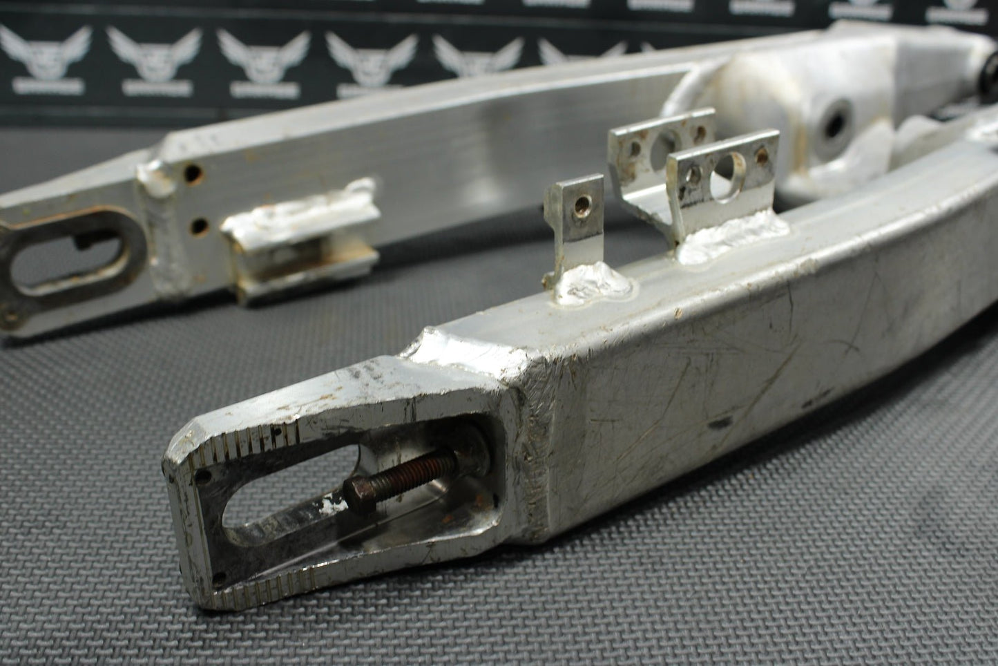 1993 Honda CR250R OEM Swingarm Swing Arm Suspension 52100 - KZ3 - 890ZA - hggarage