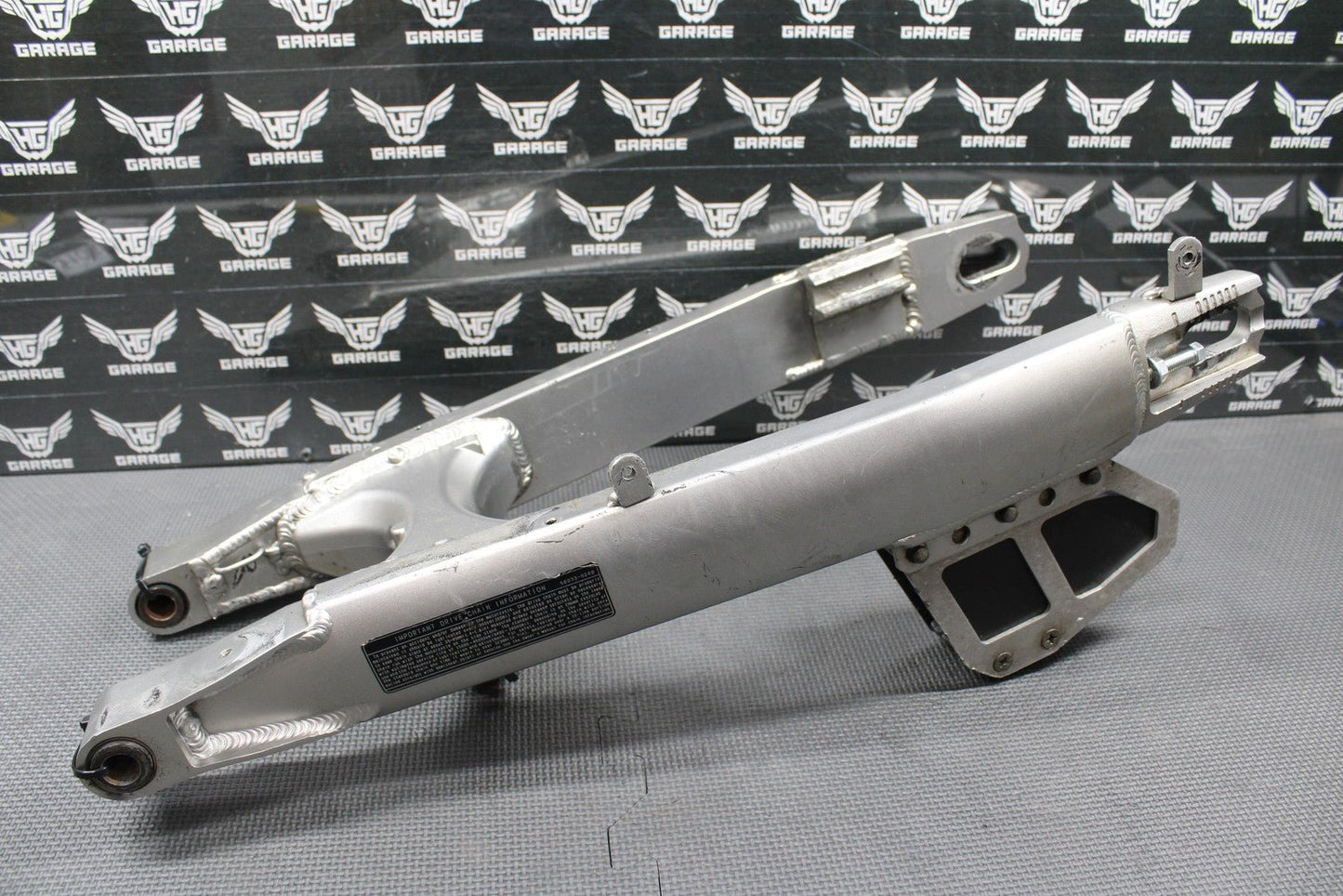 09 KAWASAKI 09 - 20 KLX250S KLX250SF KLX300 OEM SWINGARM SWING ARM SUSPENSION GOOD - hggarage