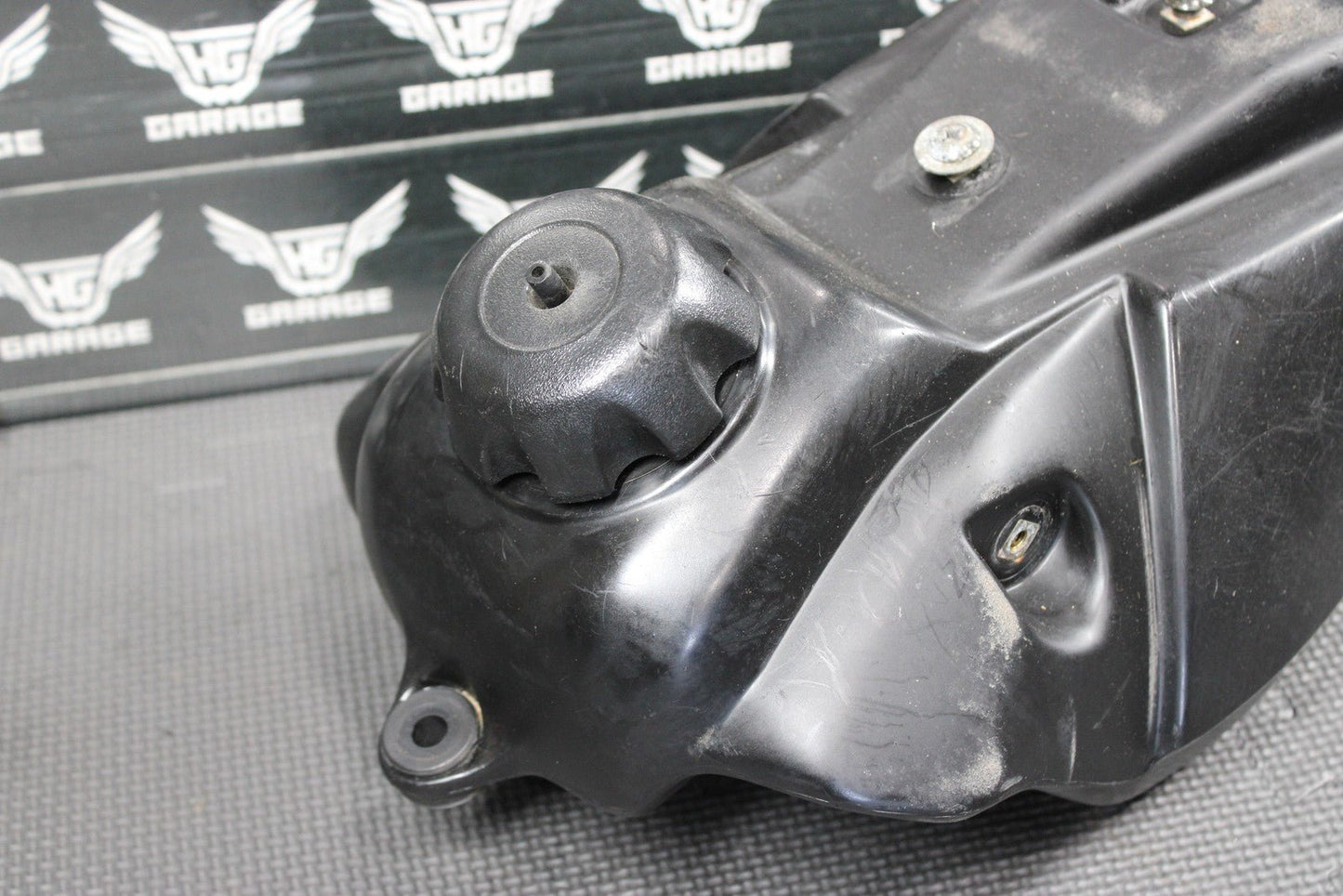 2003 KAWASAKI 02 - 22 KX65 OEM GAS TANK FUEL CELL PETROL RESERVOIR 51001 - 1676 - 6Z - hggarage