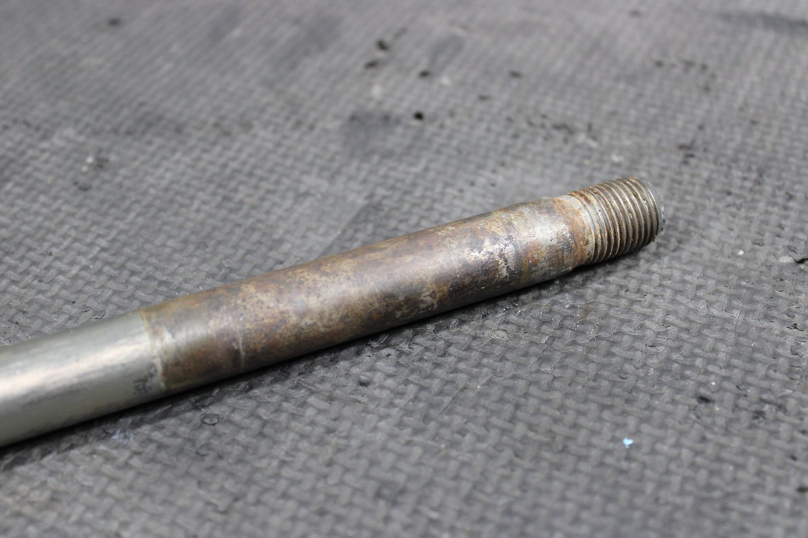 2010 Yamaha YZ450F OEM Rear Back Swingarm Bolt Suspension Pivot Axle 33D - 22141 - 0 - hggarage