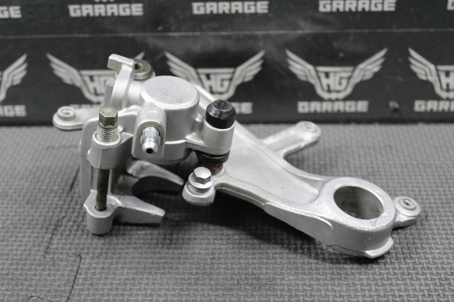 2008 HONDA 05 - 17 CRF250R 05 - 07 CR250R OEM REAR BACK BRAKE CALIPER 43150 - KRN - 711 - hggarage