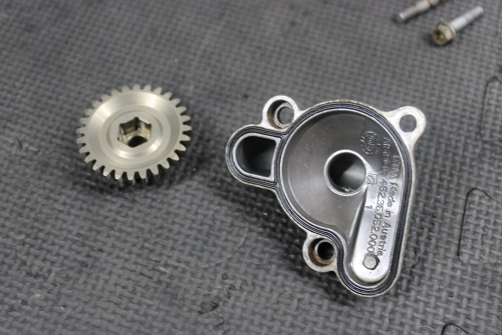 2013 KTM 65SX OEM Engine Motor Side Clutch Cover Waterpump 46330101000 - hggarage
