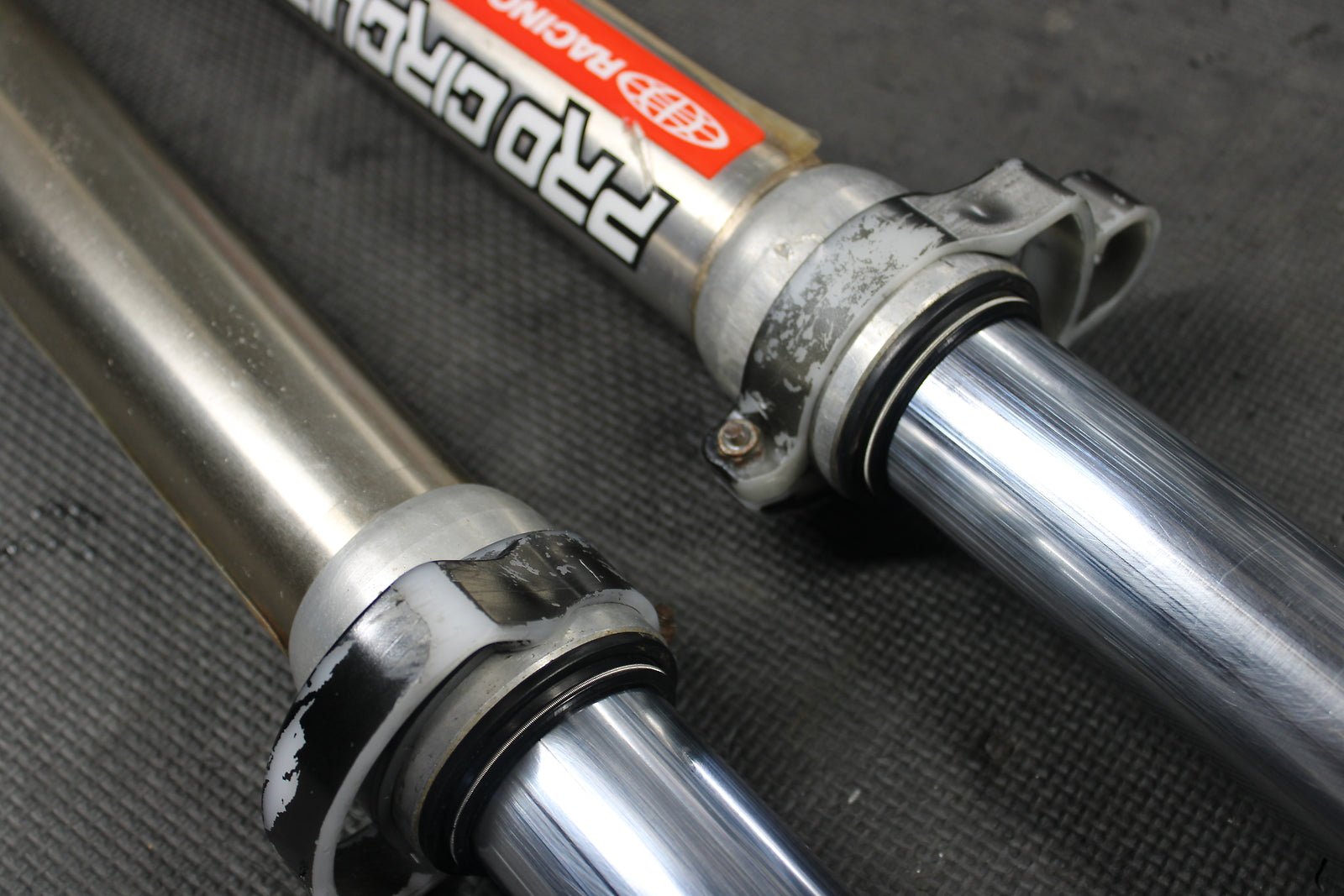 2003 KAWASAKI KX125 OEM RIGHT LEFT FRONT SUSPENSION FORKS SHOCKS 44075 - 1177 - JS - hggarage