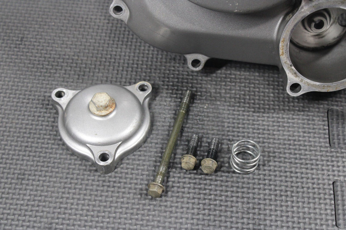2004 SUZUKI 04 - 09 QUADSPORT LTZ250 RIGHT SIDE ENGINE MOTOR COVER CLUTCH COVER - hggarage