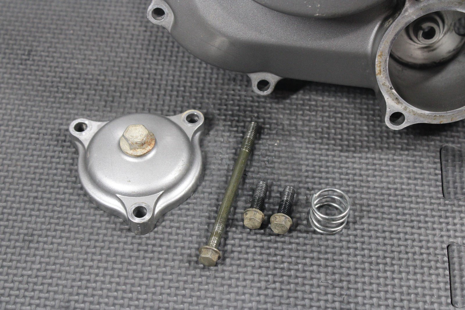 2004 SUZUKI 04 - 09 QUADSPORT LTZ250 RIGHT SIDE ENGINE MOTOR COVER CLUTCH COVER - hggarage