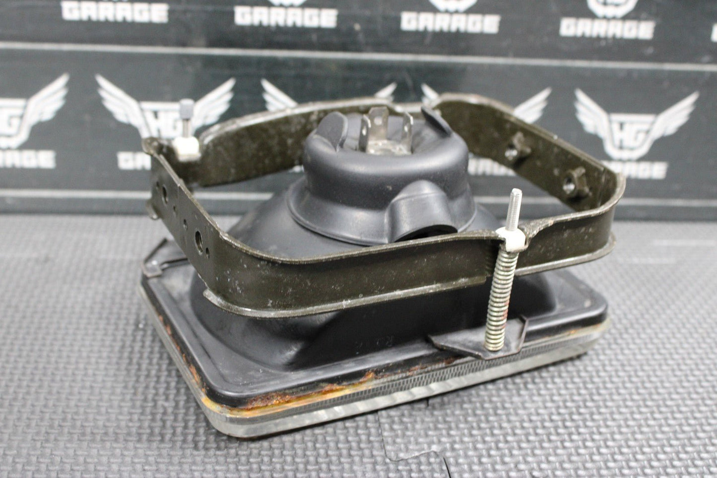 2005 SUZUKI DR200SE OEM HEADLIGHT HOUSING HEADLAMP BULB 35100 - 14A33 - 999 - hggarage