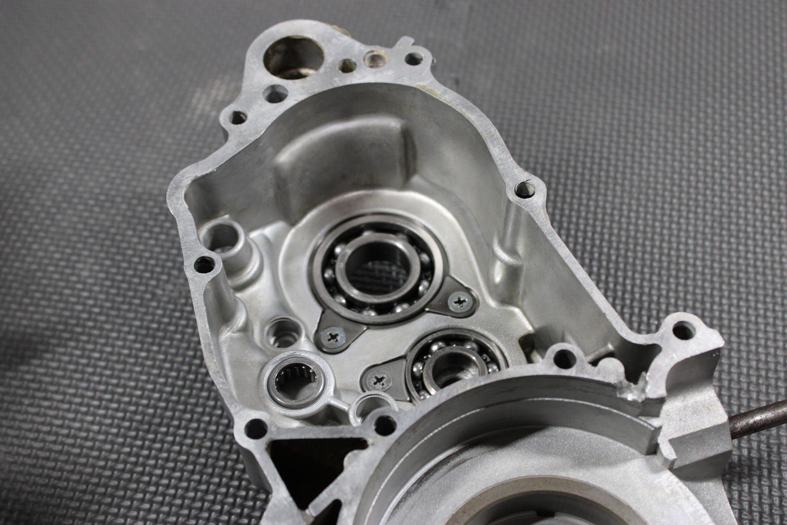 1997 97 - 99 KAWASAKI KX250 LEFT RIGHT ENGINE CRANKCASE CRANK CASES BLOCK NEED WOR - hggarage