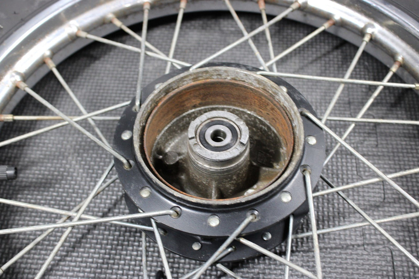 1985 YAMAHA PW80 OEM FRONT WHEEL RIM HUB 451 - 25111 - 00 - 98 94414 - 14227 - 00 - hggarage