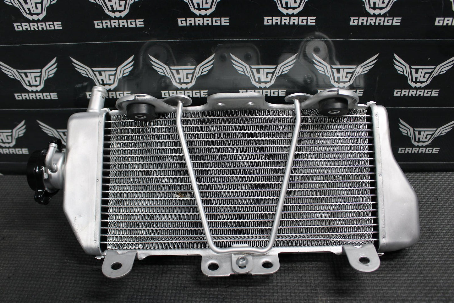 2006 Yamaha YZ450F OEM Right Fill Side Radiator Cooler Tusk Cap 2S2 - 12461 - 00 - 00 - hggarage
