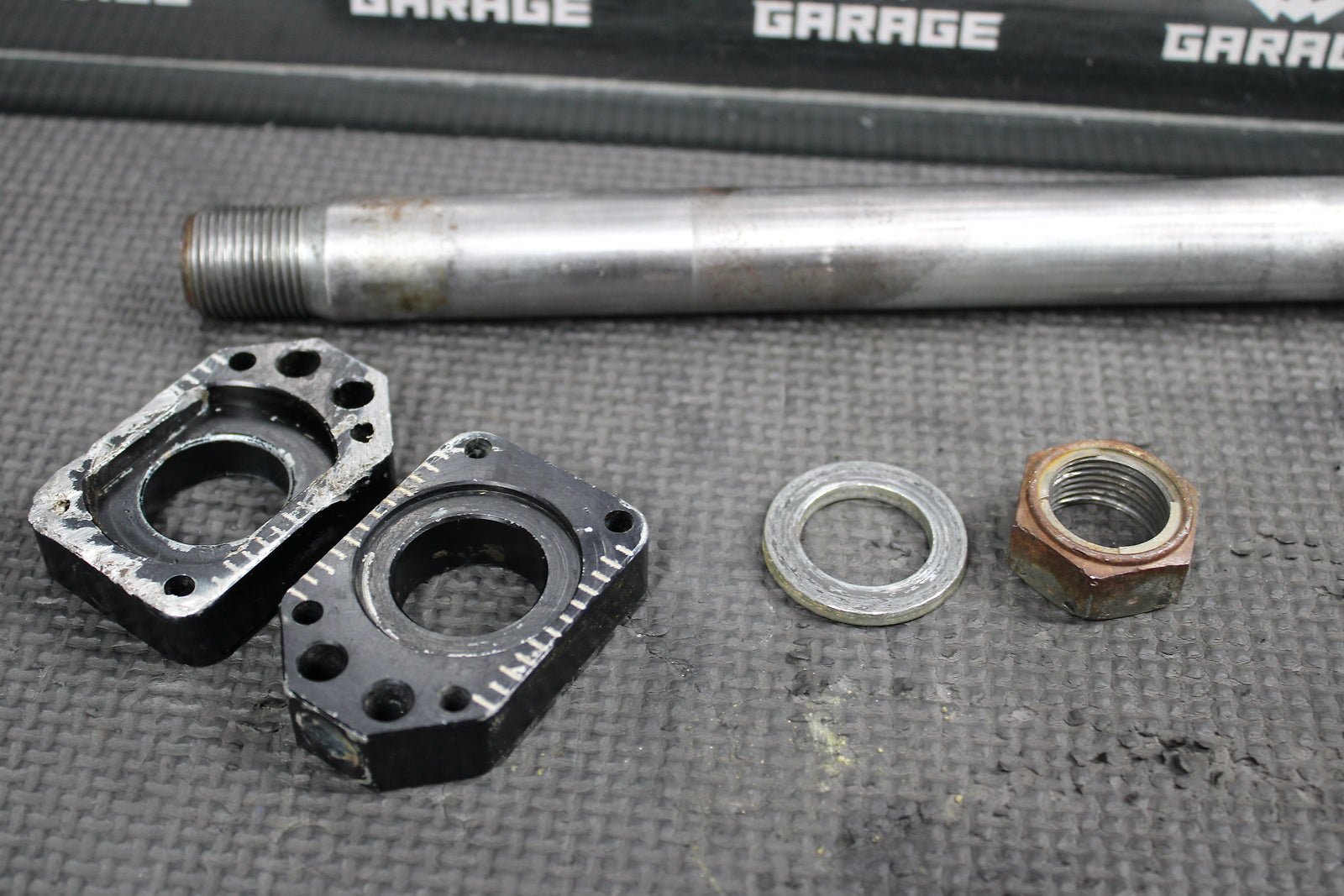2006 Yamaha YZ450F OEM Rear Axle Back Wheel Rim Pivot Bolt Axel 1C3 - 25381 - 90 - 00 - hggarage