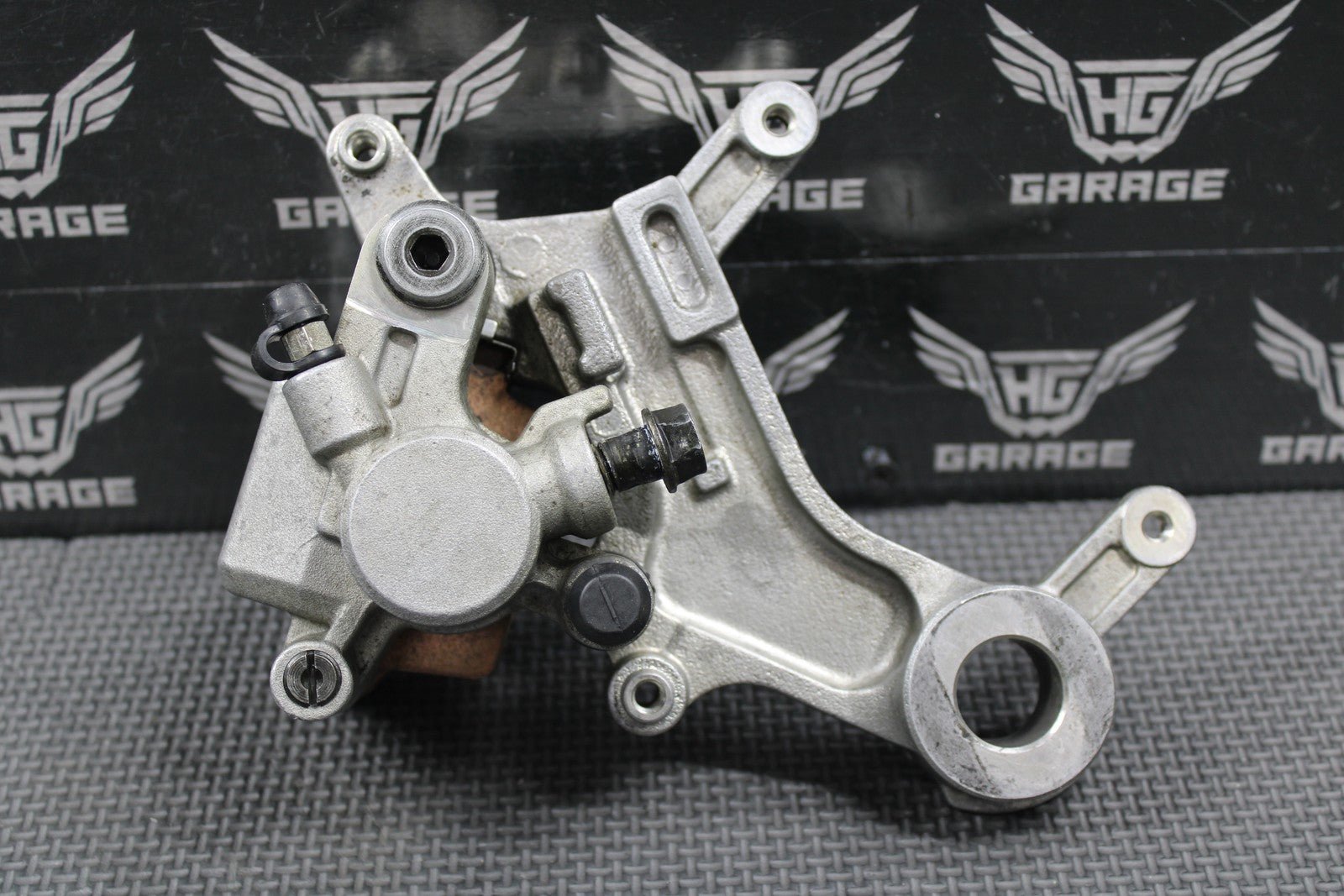 1997 HONDA 97 - 99 CR250R OEM NISSIN REAR BACK BRAKE CALIPER 43150 - KZ3 - B01 NICE! - hggarage