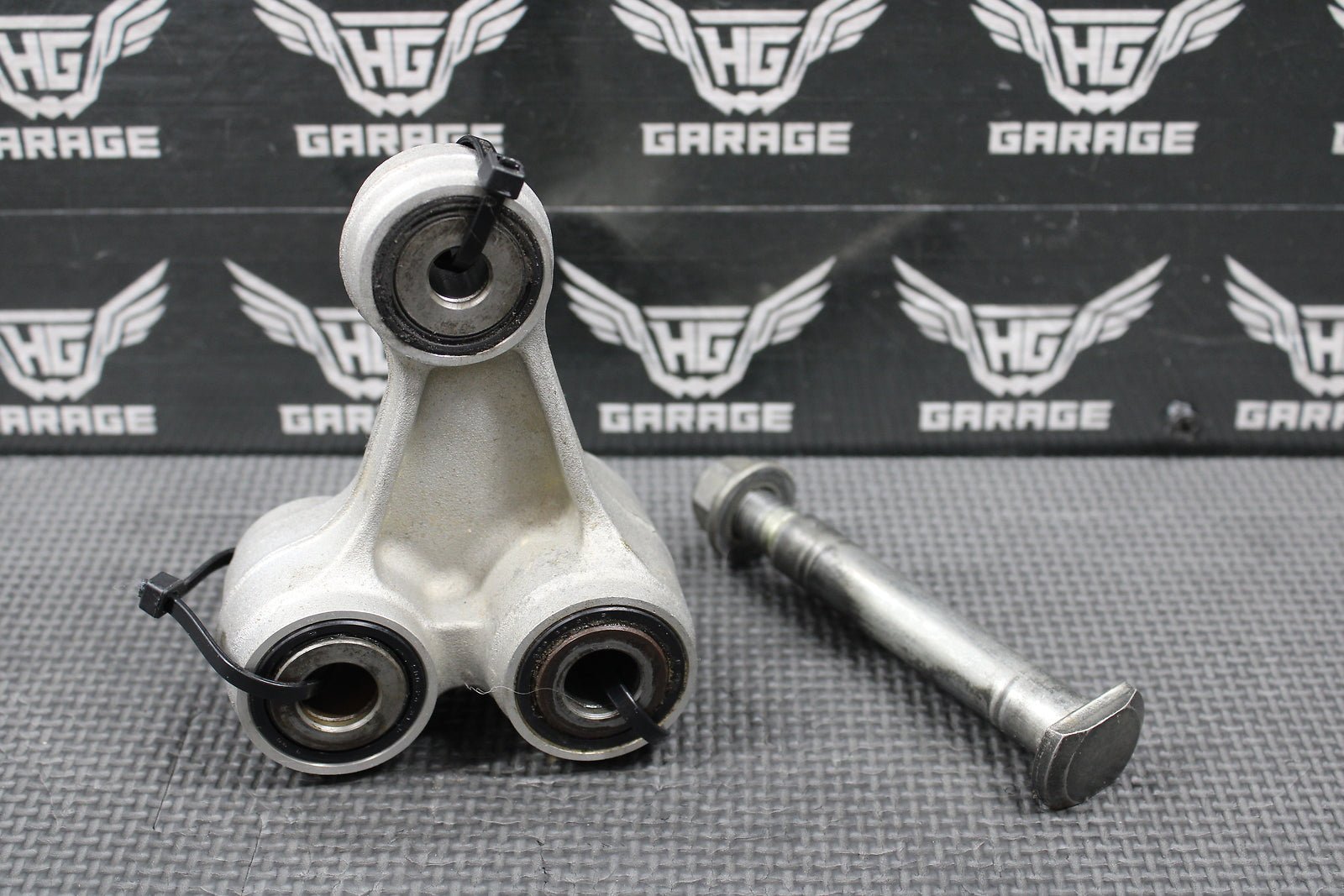 2018 18 - 20 SUZUKI RMZ450 OEM REAR SHOCK CUSHION LINKAGE LEVER ARM 62600 - 37880 - hggarage