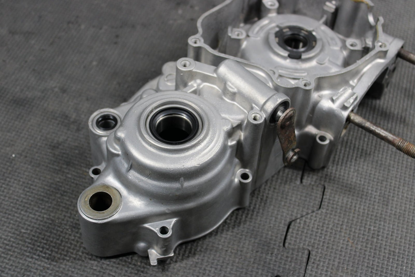 1991 Kawasaki KDX250 OEM L/R Engine Motor Crankcase Crank Cases Block Damaged - hggarage