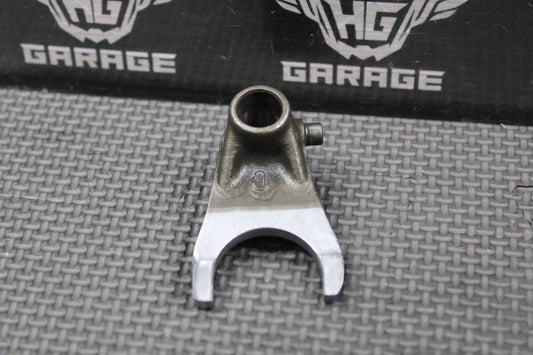 1987 1988 HONDA CR125R OEM TRANSMISSION CENTER GEAR SHIFT FORK C 24231 - KS6 - 700 - hggarage