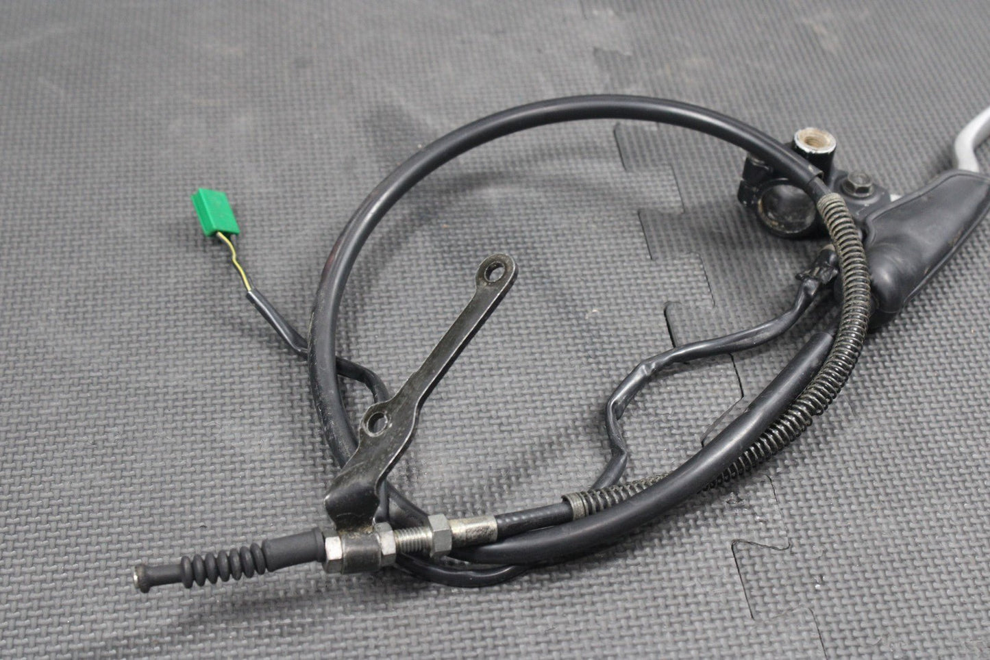 1987 87 - 95 YAMAHA TW200 OEM CLUTCH PERCH MOUNT WITH LEVER CABLE 1RL - 26335 - 00 - 00 - hggarage