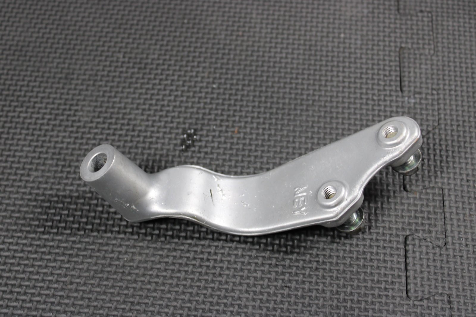 2006 HONDA CRF450X 05 - 09 / 12 - 17 OEM ENGINE MOTOR MOUNT STAY BRACKETS 50407 - MEY - hggarage