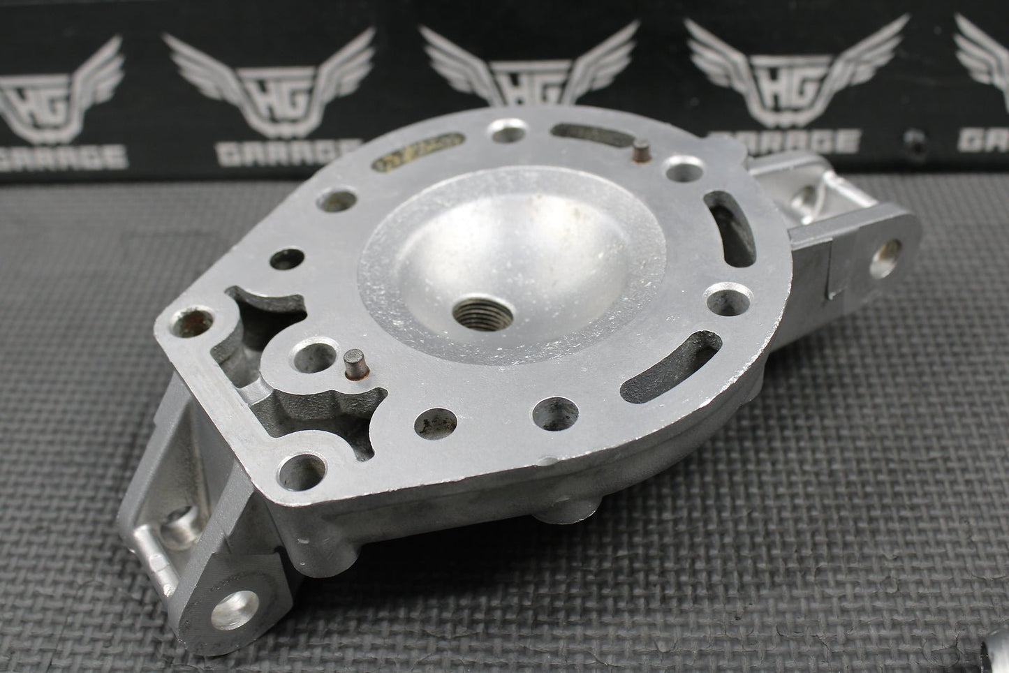 1999 95 - 06 KAWASAKI KDX200 OEM ENGINE MOTOR CYLINDER HEAD COVER DOME 11001 - 1409 - hggarage