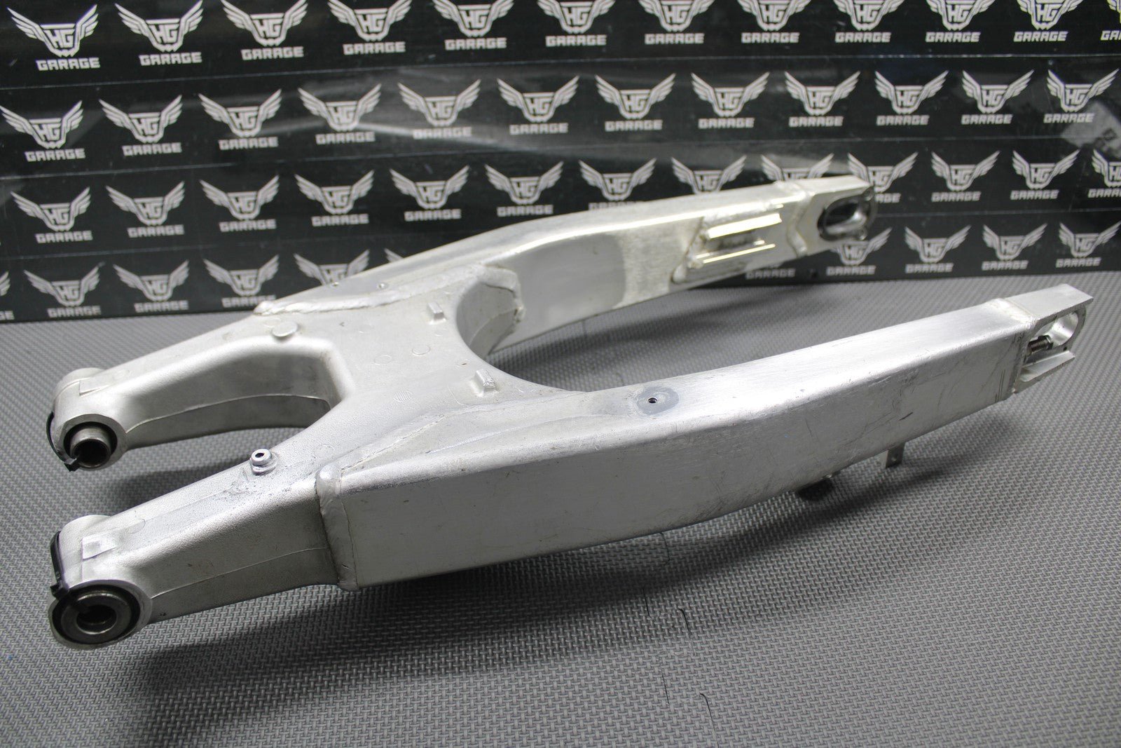2008 HONDA 08 - 09 CRF250R 08 - 17 CRF250X OEM SWINGARM SWING ARM 52200 - KRN - A10 GOOD - hggarage