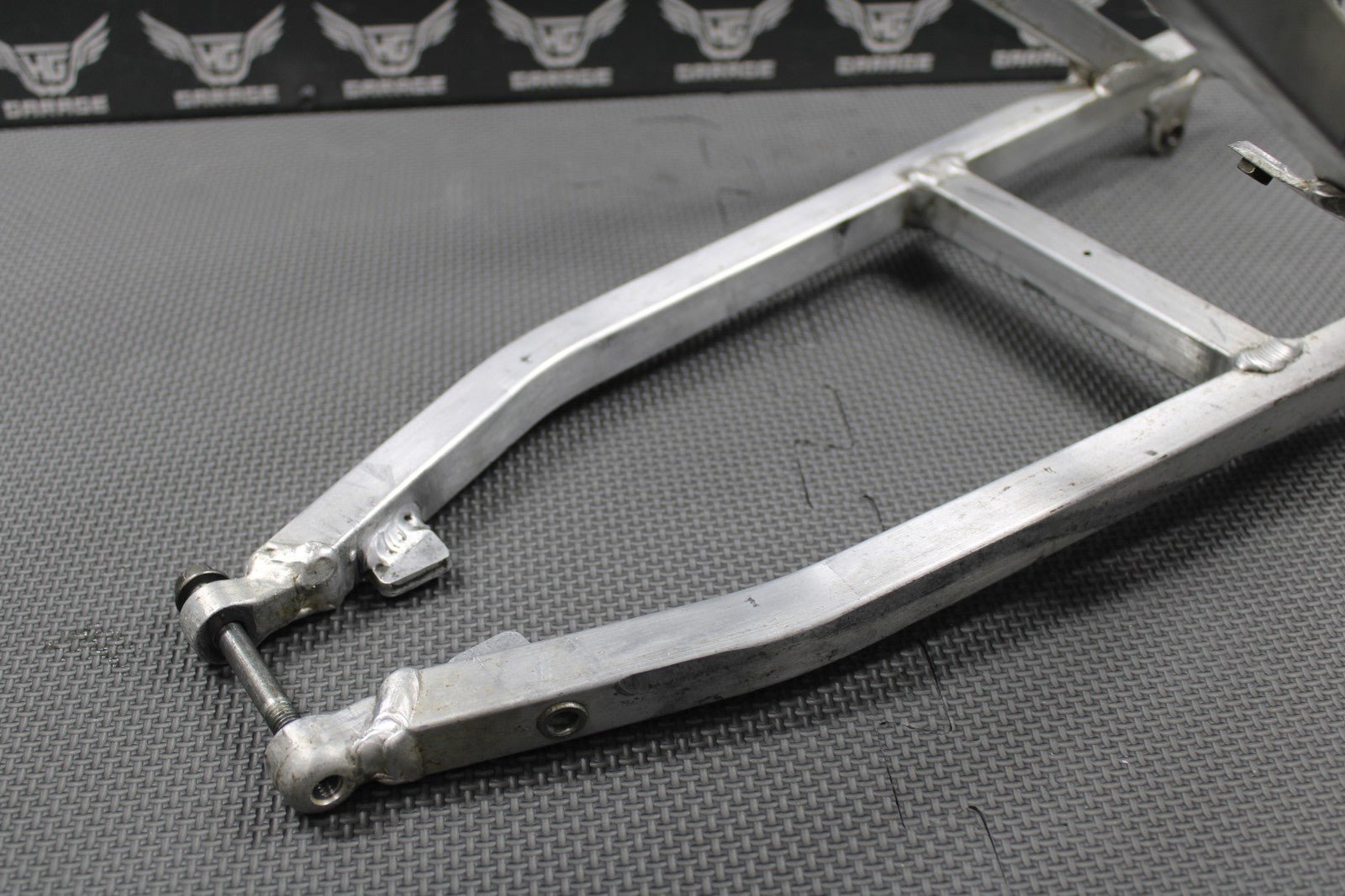 2000 2001 HONDA CR125 CR250R OEM REAR BACK SUB FRAME SUBFRAME 50200 - KZ3 - J30 GOOD - hggarage
