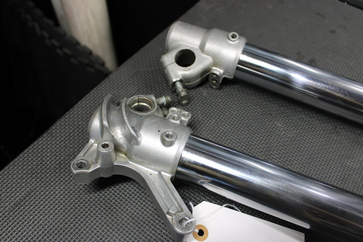 2000 Yamaha YZ250 OEM KYB Right Left Front Suspension Forks Shocks 5HC - 23102 - 00 - hggarage