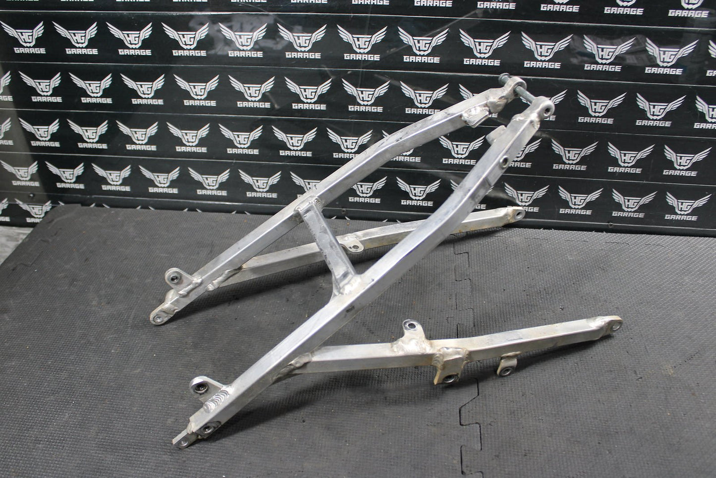 2002 HONDA CRF450R OEM REAR BACK SUB FRAME SUBFRAME NICE! 50200 - MEB - 670 - hggarage