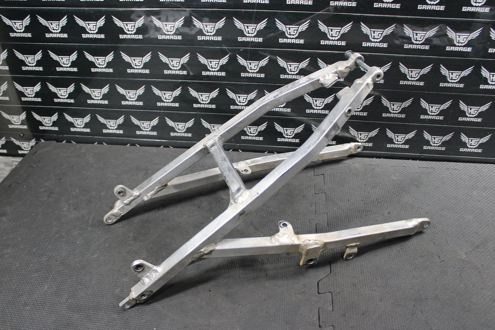 2002 HONDA CRF450R OEM REAR BACK SUB FRAME SUBFRAME NICE! 50200 - MEB - 670 - hggarage