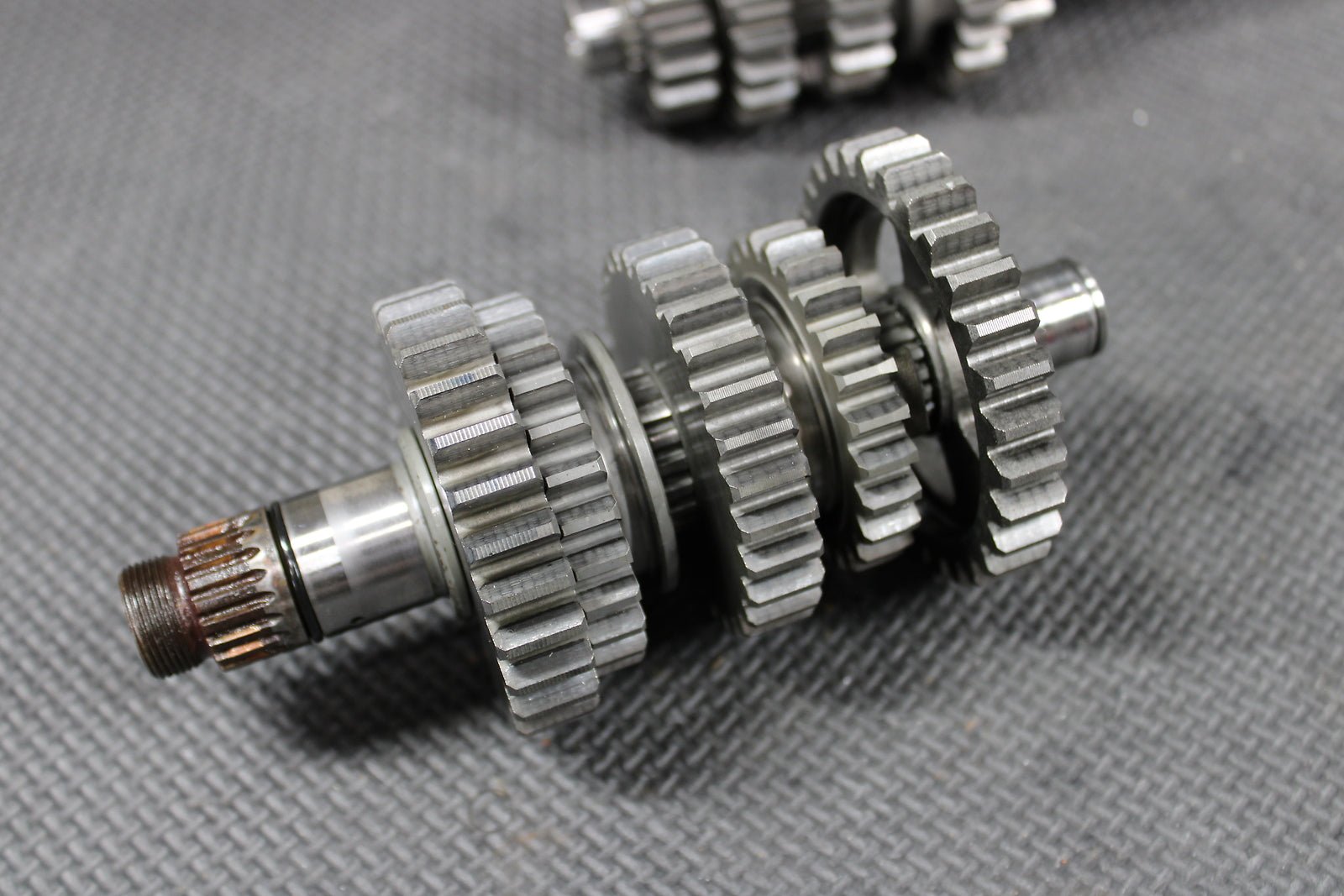 2004 YAMAHA YZ250F OEM ENGINE TRANSMISSION TRANNY GEARS FORKS SHIFT DOG - hggarage