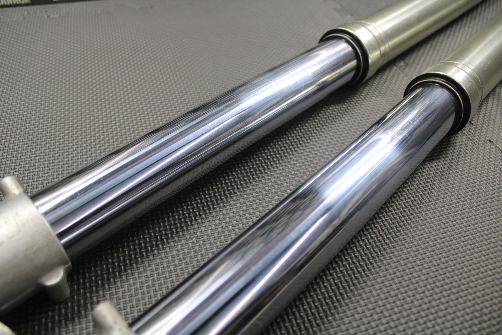 1999 SUZUKI RM250 MODEL X OEM 49MM RIGHT LEFT FRONT SUSPENSION FORKS SHOCKS - hggarage