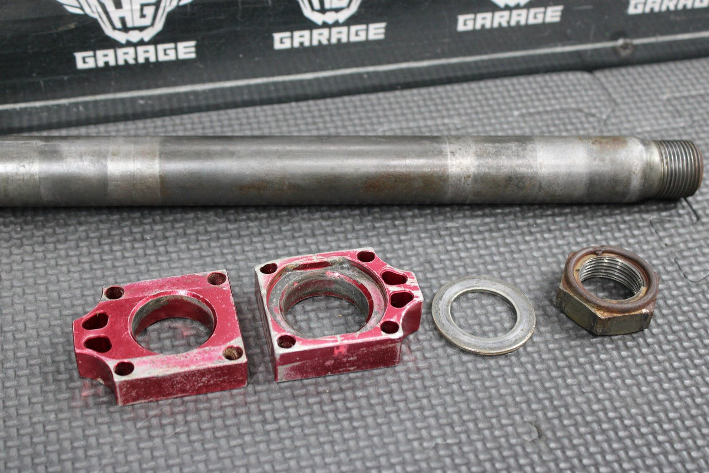 2007 HONDA CRF450R OEM REAR AXLE BACK WHEEL RIM PIVOT BOLT AXLE 42301 - KZ4 - J40 - hggarage