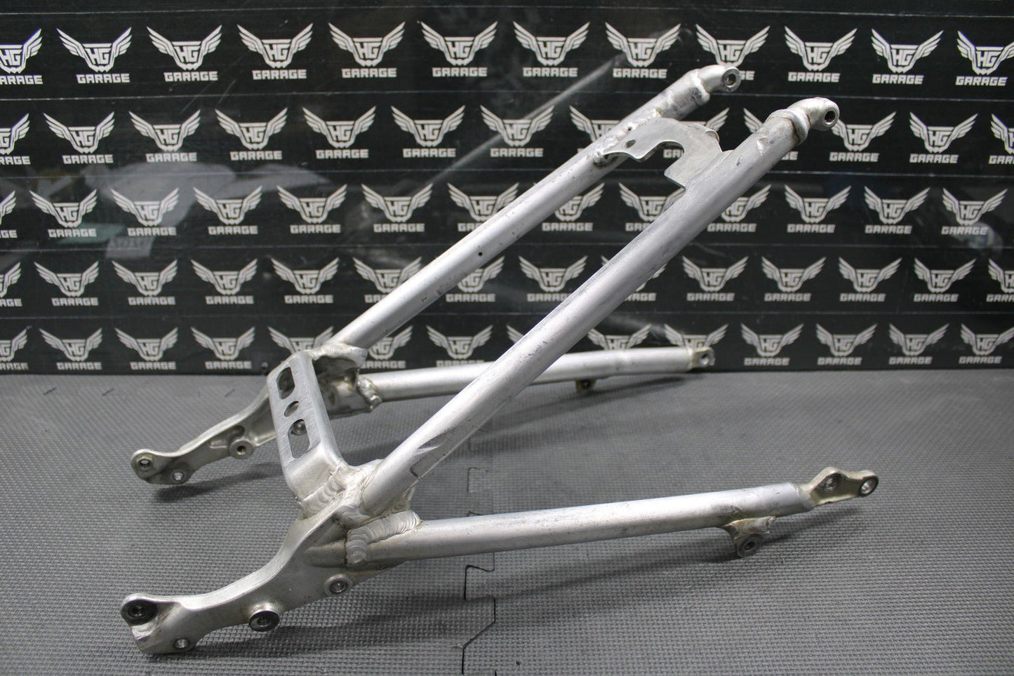 2008 06 - 09 HONDA CRF250R OEM REAR BACK FRAME SUBFRAME DUAL MUFFLER 50200 - KRN - 850 - hggarage