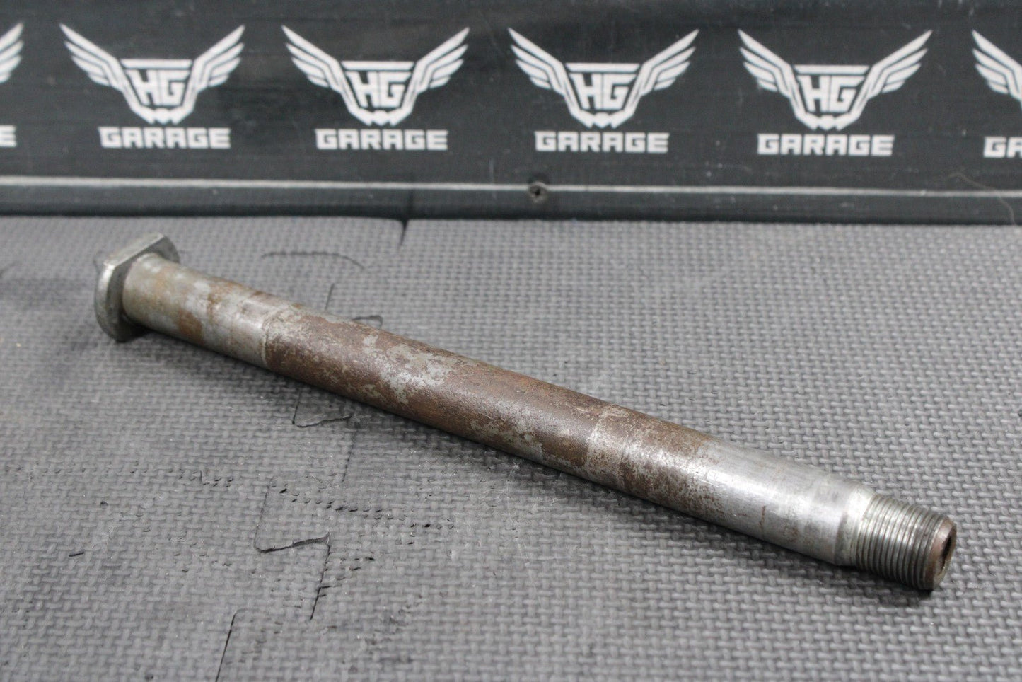 2006 YAMAHA YZ250F OEM REAR AXLE BACK WHEEL RIM PIVOT BOLT AXEL 1C3 - 25381 - 90 - 00 - hggarage