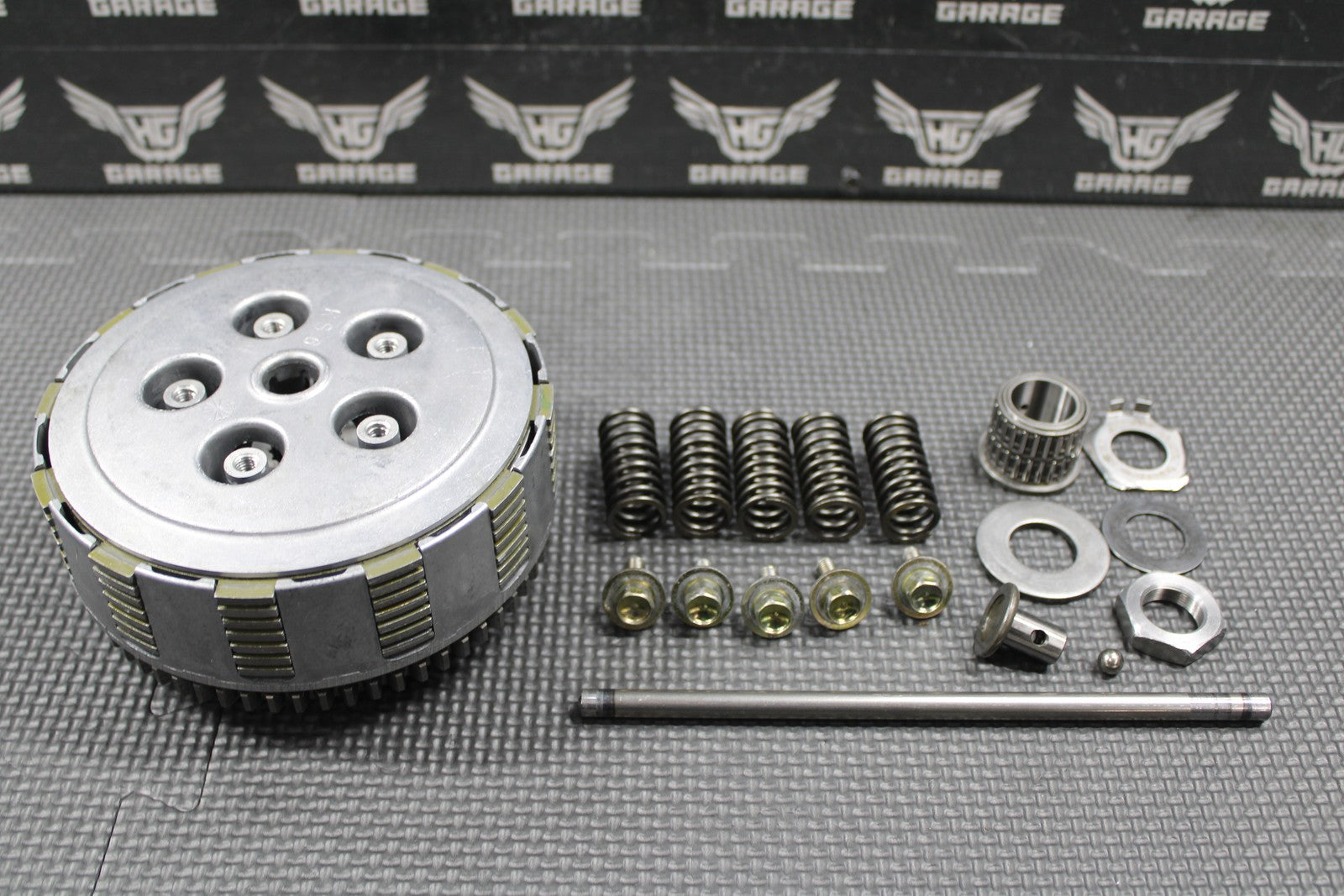 47695896