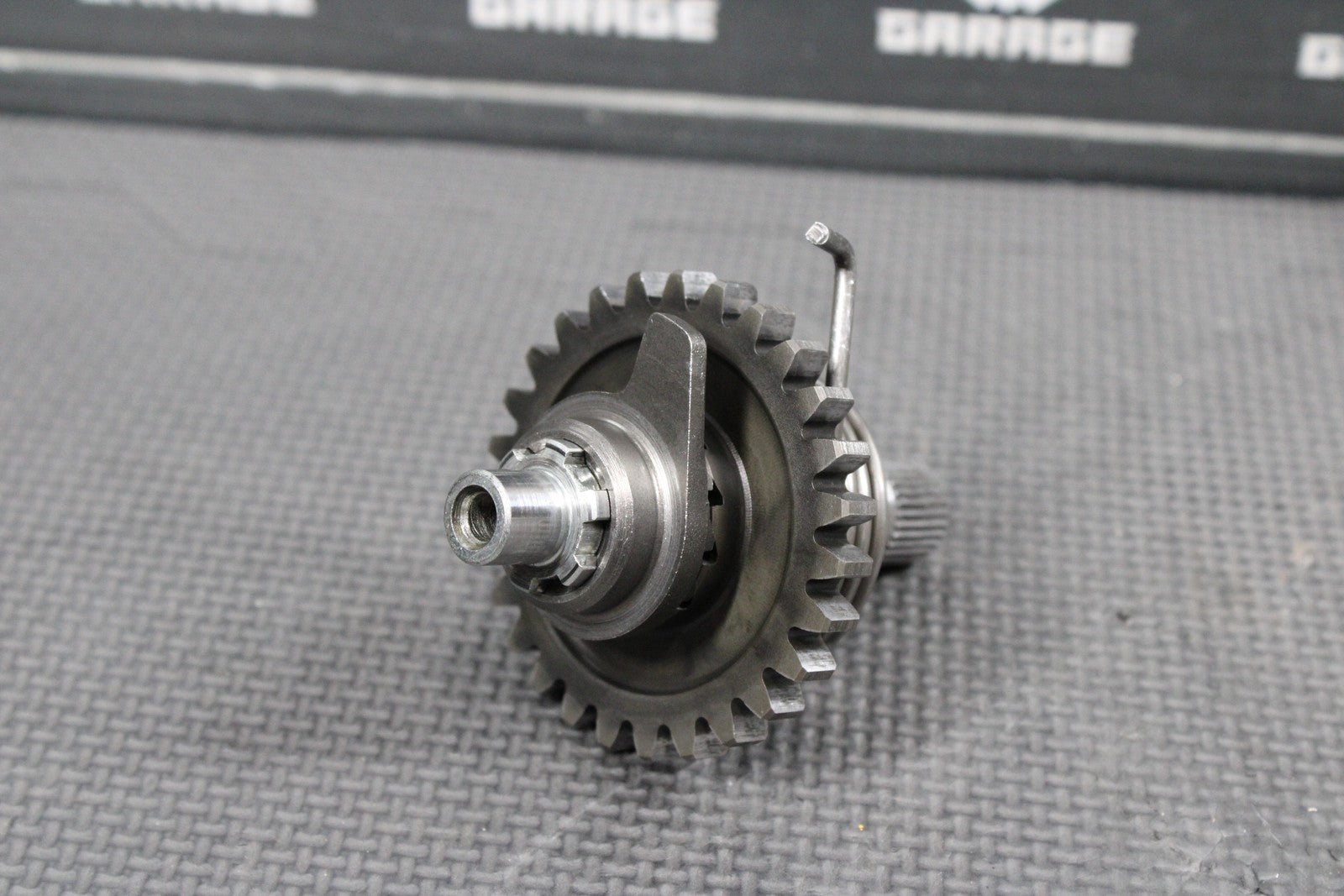 2000 SUZUKI RM125 96 - 00 OEM KICKSTART KICK START SHAFT W IDLER GEAR 26211 - 27C02 - hggarage