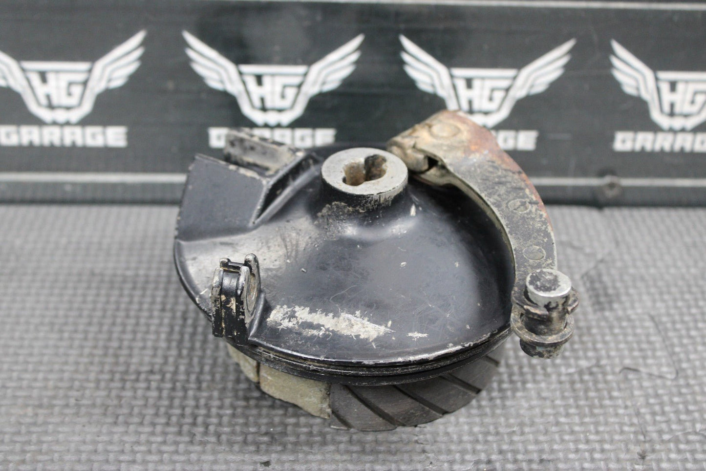 1997 YAMAHA 92 - 98 RT100 OEM FRONT BRAKE DRUM ASSEMBLY BRAKE SHOES - hggarage