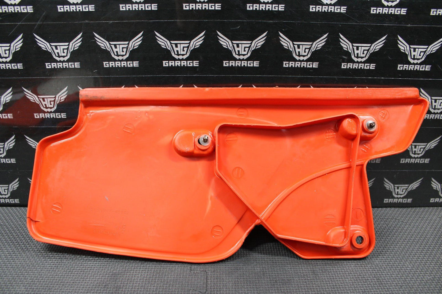 1989 HONDA XR250R OEM LEFT REAR PLASTIC PANEL PLATE AIRBOX COVER 83603 - KT1 - 900ZB - hggarage