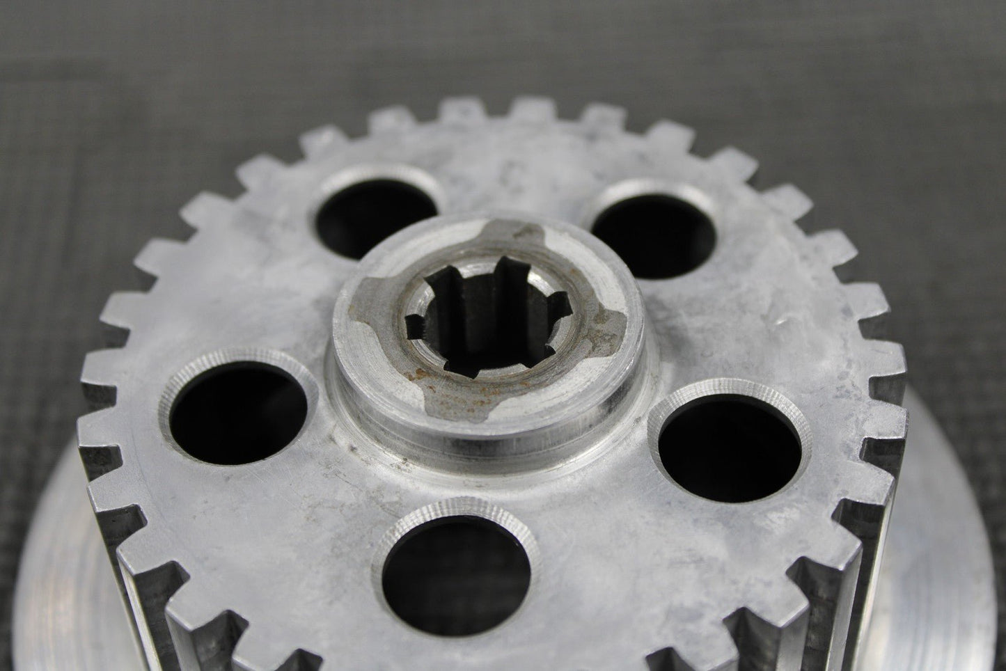 1992 90 - 93 KAWASAKI KX125 OEM CLUTCH BOSS CENTER HUB 13087 - 1120 1 - hggarage